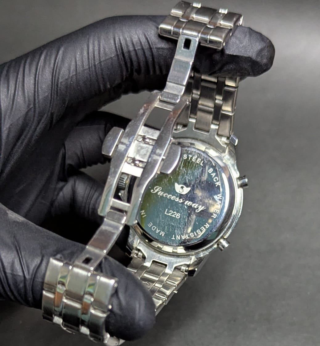 Success way Dual time L-226 with silver chain and white dial - Image 3