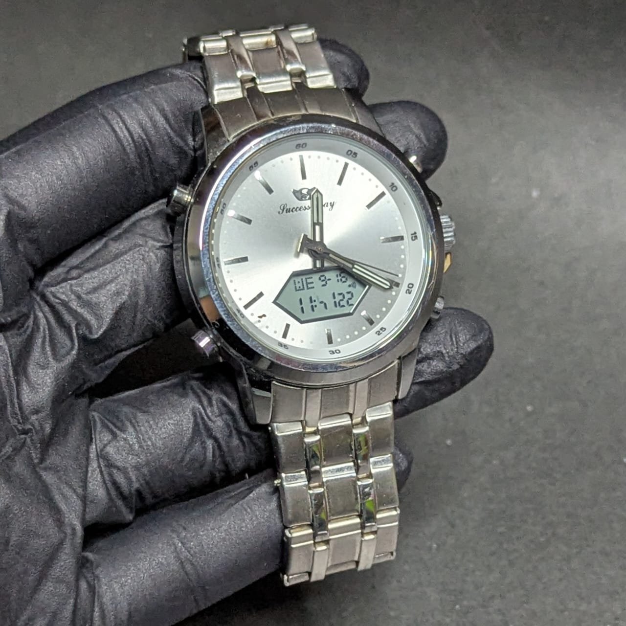 Success way Dual time L-226 with silver chain and white dial - Image 2